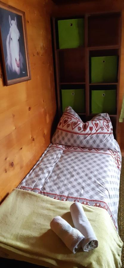 Ferienwohnung Chalet Heimatglück Embd Exterior foto